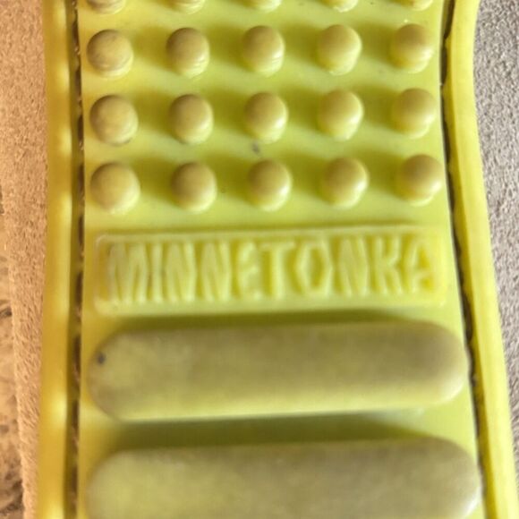 MINNETONKA 326x Beige/Tan Suede Nubuck Moccasins Neon Yellow Tie Soles W’s 8 - Picture 8 of 8